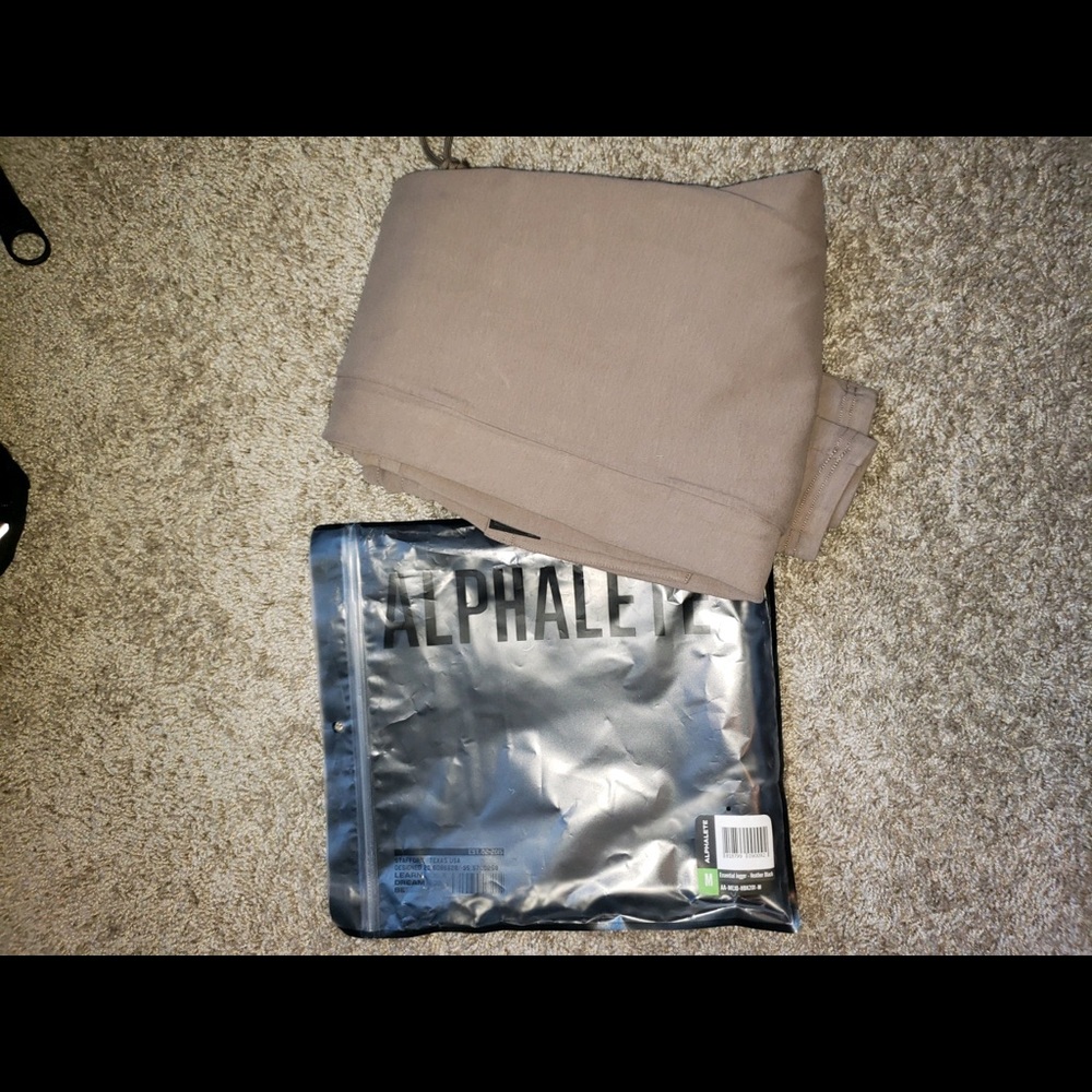 Alphalete Essential Jogger